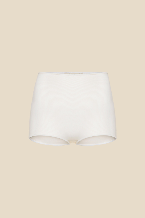 HOT PANTS